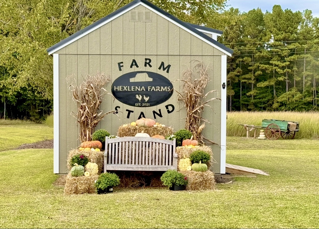 Hexlena Farms logo or photo